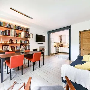 Apartment Designer Flat In Bethnal, London